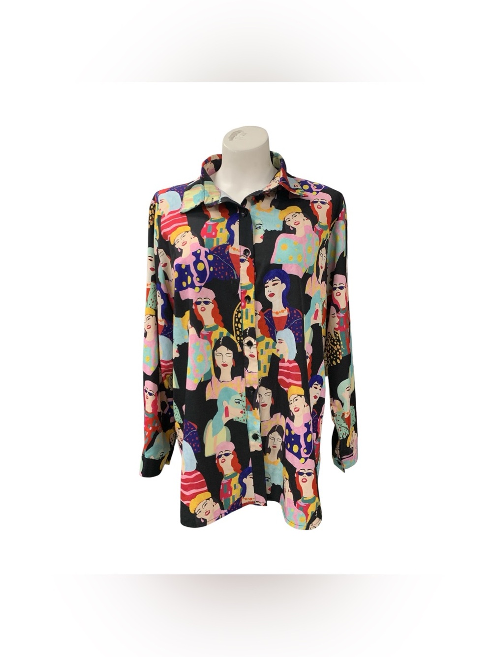 Multicolor Portrait-Print Long Sleeve Button-Up Top Size Xl